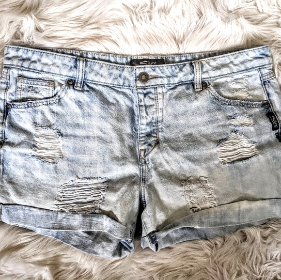 Silver Jeans Pants - 🔴SOLD🔴 Silver Jeans Shorts Kellaline 31W